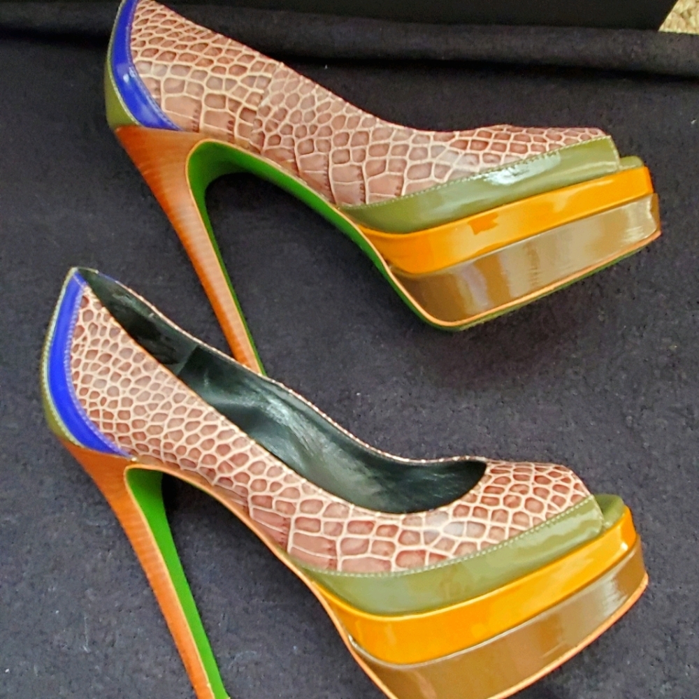 Ruthie David platform pumps